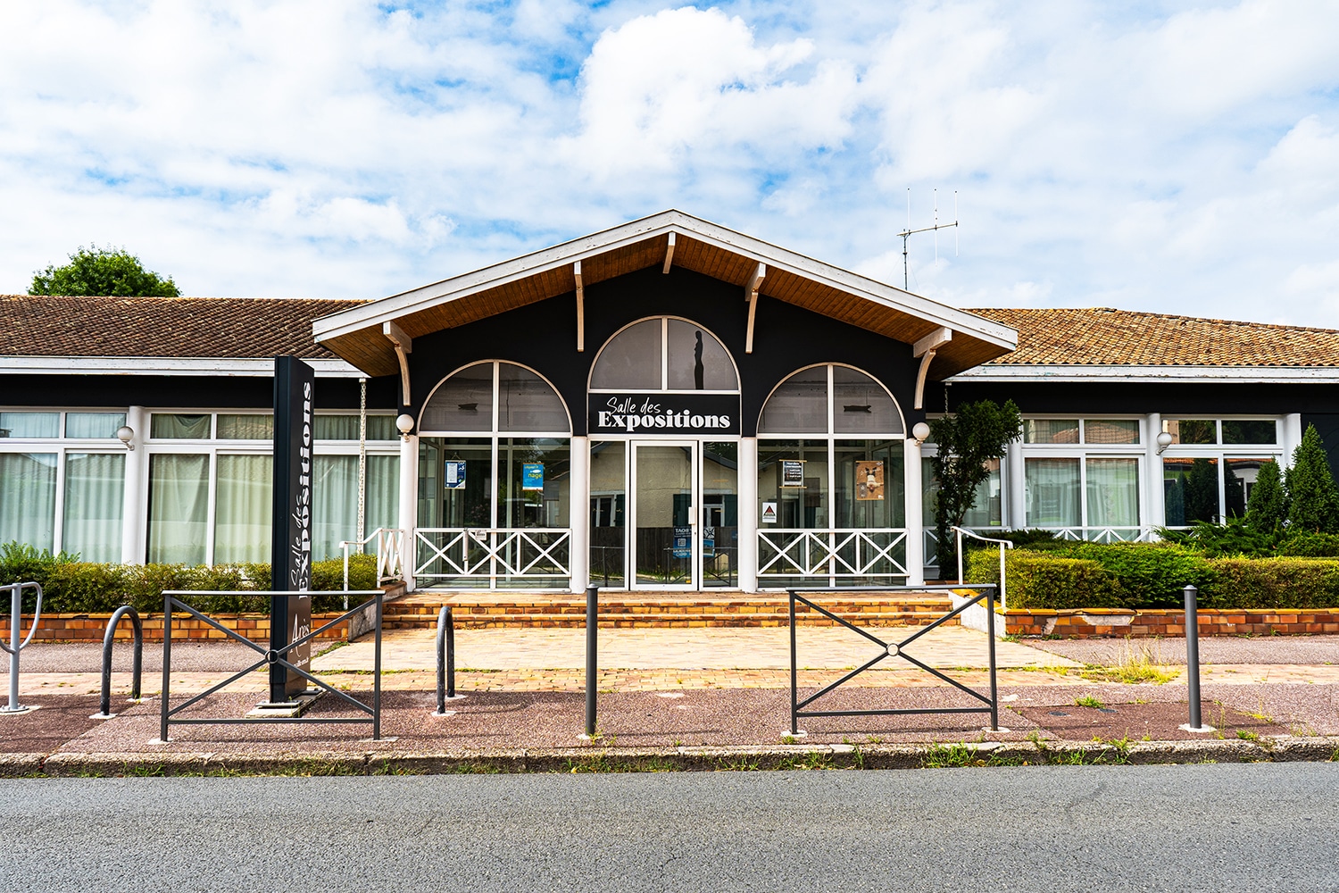 Salle des expositions © Ville d'Arès_1